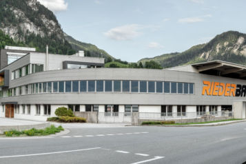 Der neu eröffnete und äußerst energieeffiziente Gebäudetrakt umfasst 600 m2 und ist eine Art Live-Lab für die Baustelle.