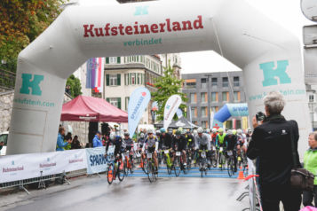 300 hartgesottene Rennradfans trotzten am 8. September 2019 dem Wetter und stellten sich der Herausforderung „Kufsteinerland Radmarathon“.