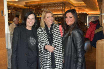 Auf dem Bild v.l.n.r.: Elisabeth Delius, Charlotte Hage und Betreiberin Manuele Staybl.