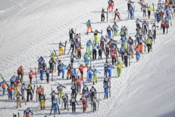 Neben der herausfordernden Abfahrt ins Tal erwartet die Athleten ein kräftezehrender Anstieg kurz nach dem Startschuss. 