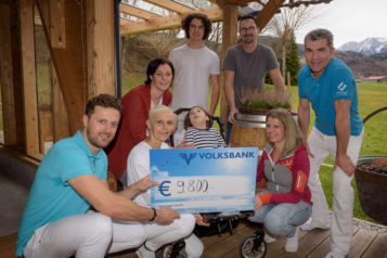 Vorne, v.l.n.r.: Lukas Steiner, Karin Gasteiger, Magdalena Resch, Corina Salzgeber, Andreas Wittlinger und hinten, v.l.n.r.: Martina Resch, Elias Lageder, Andreas Resch. 