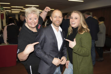 Auf dem Bild v.l.n.r.: Lilly Staudigl, Markus Gwiggner (i.ku Innovationsplattform Kufstein & Geschäftsführer styleflasher) und Verena Wechselberger.