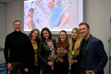 Sporttalk im Arte Hotel Kufstein:

Auf dem Bild v.l.n.r.: Lions-Präsident Günter Klausner mit Gattin Christine, ORF-Redakteurin Daniela Schmiderer, Hannah Schubert, Jakob Schubert mit Freundin Carmen.