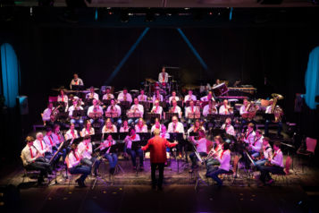 Die Zuschauer erwartet ein außergewöhnlicher Mix aus Orchestermusik, stimmgewaltigen Vokaleinlagen und einzigartigen Solo-Performances. 