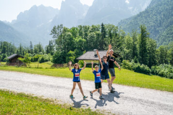 Ob auf der Wanderstrecke oder heuer erstmals neu auf der 30-Meter-Laufbahn - Beim Ebbser Koasamarsch kann jede und jeder mitmachen, der Freude am Wandern und Laufen hat.