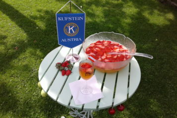 Am 26. und 27. Juni liefert der Kiwanisclub die vom Kaiserfest bekannte Erdbeerbowle an Hauhalte im Raum Kufstein. 