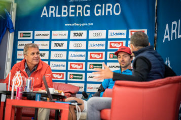 Martin Ebster führte zusammen mit Moderator  Martin Böckle durch den Live Stream und interviewte Gäste aus der Szene, wie Patrick Hagenaars.