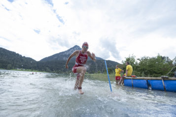 Der Thiersee bietet für die erste Disziplin perfekte Wettkampftemperaturen.