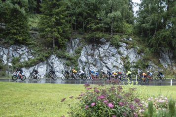 Eine Besonderheit am ARLBERG Giro ist mitunter, dass sich ambitionierte Jedermannfahrer im direkten Vergleich mit bekannten Radsportgrößen messen können. 