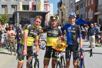 Auf dem Bild v. l. n. r.: Johannes Rechenauer (3. Platz), Stefan Kirchmair (1. Platz) und Daniel Debertin (2. Platz)