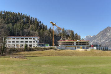 Sowohl die Bauarbeiten bei BMW MINI Unterberger Kufstein als auch beim benachbarten Unternehmen Single Use Support gehen in großen Schritten voran.