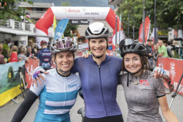 Auf dem Bild v. l. n. r.: Laura Rumpl (2. Platz), Siegerin Julia Schallau und Christina Sautner (3. Platz)