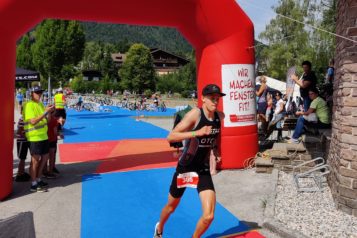 Luca Bauer aus Regensburg konnte den Kurztriathlon für sich entscheiden. 