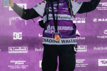Nadine Wallner feiert beim Fieberbrunn Pro ihr fulminantes FWT-Comeback und sichert sich mit einem beeindruckenden Run den zweiten Platz.