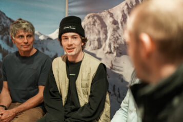 Valentin Rainer spricht bei der Pressekonferenz über seine Erwartungen an den FWT-Stop in Fieberbrunn und seine Chancen im Kampf um den Weltmeistertitel.