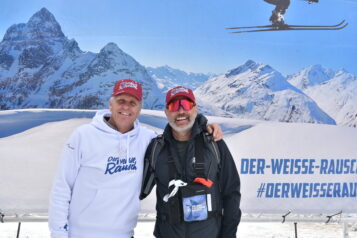 Zwei, die den Weissen Rausch prägen: Tourismusdirektor Martin Ebster (links) und OK-Chef Peter Mall im Einsatz für ein unvergessliches Rennen.