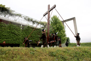 Der Festumzug am Sonntag Vormittag führte aus dem Ortszentrum zum Passionsspielhaus hin. 