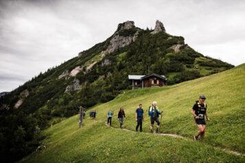 Wandern & laufen durch das Kaisergebirge: Das spektakuläre Naturschutzgebiet macht den Ebbser Koasamarsch einzigartig – für Profis und Hobbyathlet:innen.