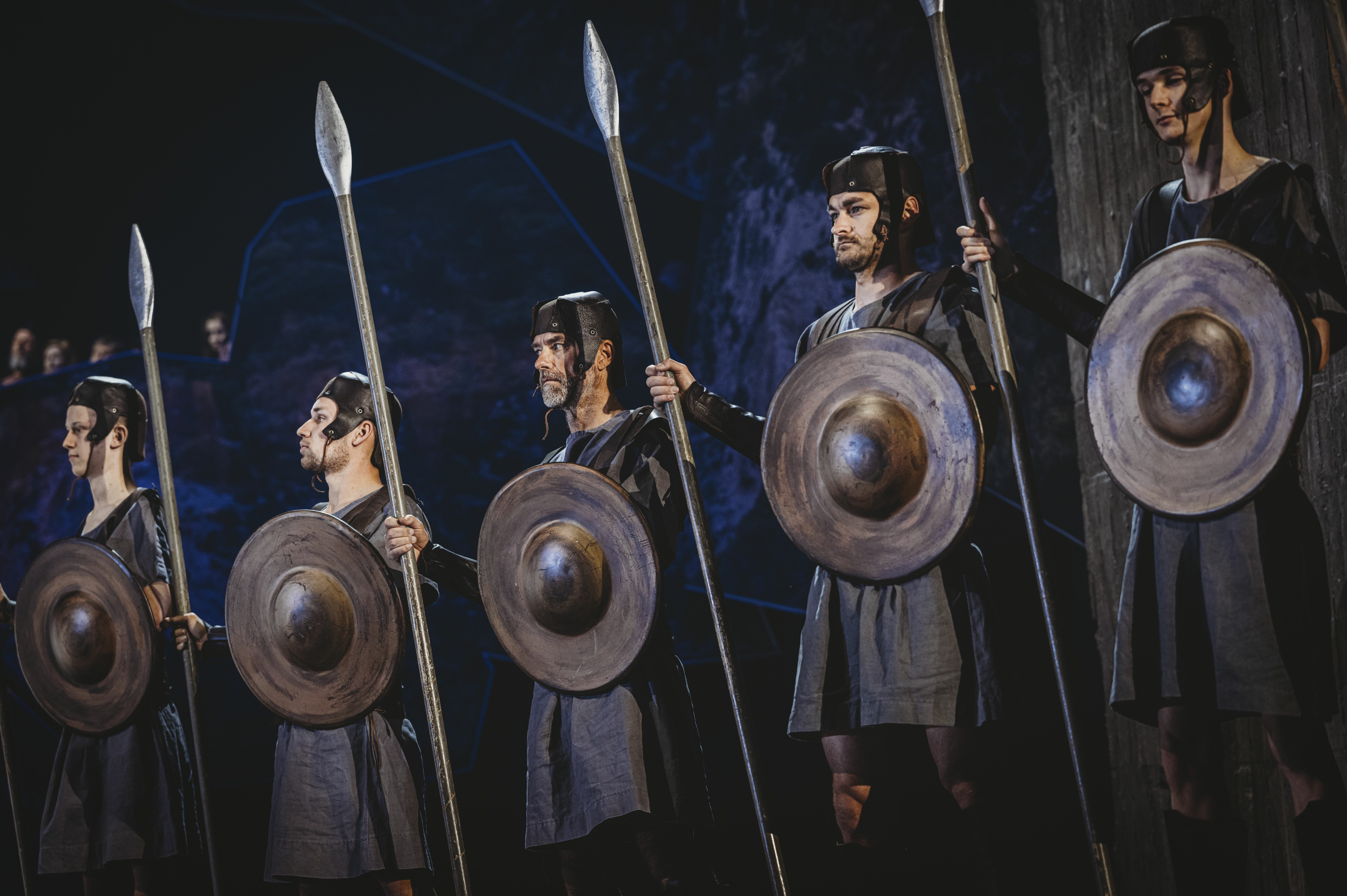 Viele Erler:innen und Erler beginnen ihre Karriere bei den Passionsspielen als Römische Soldaten.