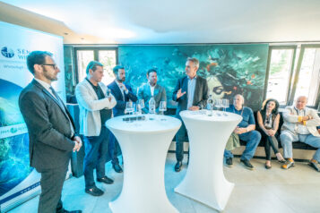 Angeregte Diskussion zwischen Politik und Wirtschaft