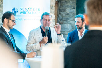 KR Harald Höpperger plädierte für eine vereinfachte Verfahrenseinreichung für das Unternehmertum