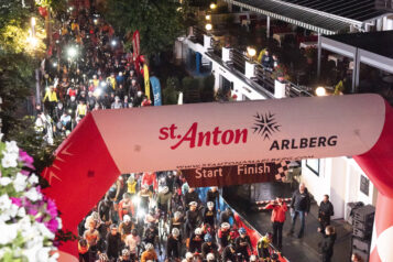 Der Nightsprint sorgt für Tempo im Zentrum von St. Anton.