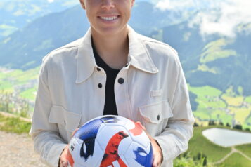 Ein Tiroler Aushängeschild im Frauenfußball - Nici Billa aus Angerberg spielt aktuell für den VfB Stuttgart.