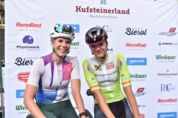 Renée Exenberger, Siegerin der diesjährigen Seenrunde und Nina Gunther, Vorjahressiegerin der Seerunde, im Start- & Zielbereich.
