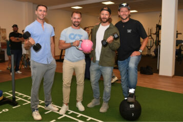 Ließen sich die Eröffnungsfeier nicht entgehen: Niklas Köck (ehem. ÖSV Skifahrer), Roland Luchner (Athletik- & Konditionsschef ÖSV), Thomas Zangerl (3-facher Olympiateilnehmer & Trainer ÖSV Skicross), Matthias Hattenberger (ehemaliger Fußballer) (v. l. n. r.)