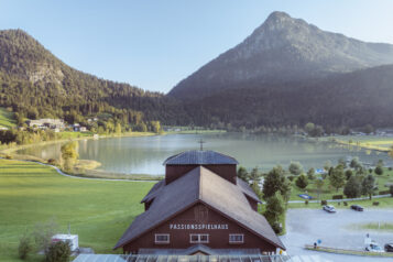 Das Passionsspielhaus Thiersee – seit 1926 ein kultureller Anker der Region.