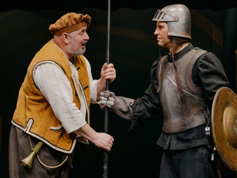 Szenen aus den Proben zu „Der Mann von La Mancha“ im Kultur Quartier Kufstein: Regisseur Georg Anker arbeitet mit dem Ensemble rund um Franz Osl (Don Quijote), Georg Mairhofer (Sancho Pansa), Astrid Egger (Aldonza/Dulcinea) und Philipp Bratschko an der neuen Musicalproduktion des Stadttheaters Kufstein.
