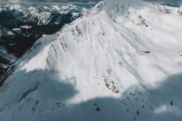 Am Freitag, 27. Februar 2026, trifft sich die Freeride-Elite in Kühtai, Schöffi's Face.