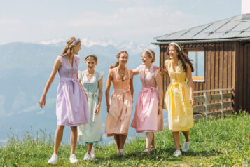 In der Region Hohe Salve verbinden die Dirndl- und Lederhosen-Tage von 5.–7. Juni 2026 Tradition, Musik und Gipfelerlebnis. 