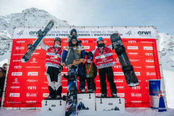 Die besten drei der FWT 26 in der Kategorie Snowboard Herren: Victor de Le Rue (FRA) und Liam Rivera (SUI) und Sacha Balicco (FRA)