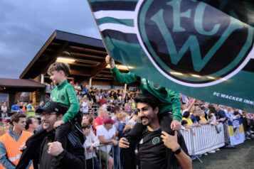 140 Mannschaften aus nah und fern ziehen am Freitag bei der Eröffnungsfeier ins Kirchberger Stadion ein.
