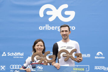 Melanie Geiger und Simon Betz sicherten sich mit starken Leistungen über das gesamte Rennwochenende den Titel „Hero of the Arlberg“.