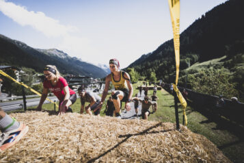 Kerstin Greif (li.) war bei den Damen (12,5 km) nicht zu stoppen.