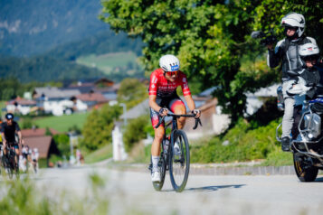Christian Oberngruber triumphiert auf der 120 Kilometer langen Königsdistanz und sichert sich mit neuem Streckenrekord den Sieg der Jubiläumsausgabe.