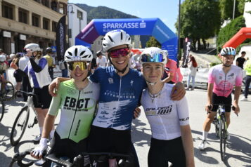 Siegerinnen der Marathon-Strecke v. l. n. r.: Lisa Hartung (2. Platz),  Brigitte Filensky (1. Platz und Tjade Scharer (3. Platz)