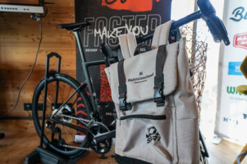 Der Kufsteinerland Bike-Rucksack ist im Shop des Tourismusverbands erhältlich und ein praktischer Begleiter für Rennrad- und Bike-Touren in der Region.