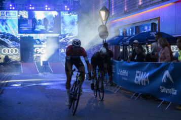 Spektakulärer Auftakt: Von der eindrucksvoll inszenierten Startrampe mit LED-Wall ging es auf die 200 Meter lange Sprintstrecke.